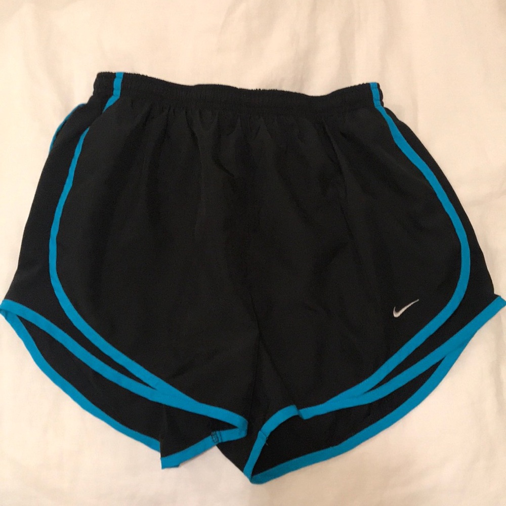 Nike women’s tempo shorts